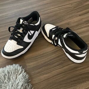 NIKE Panda Dunks